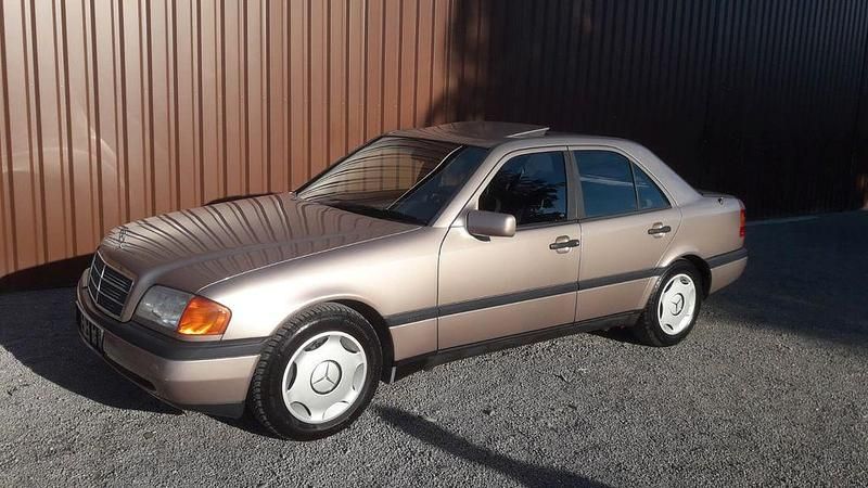 Gebraucht 1994 Mercedes C180 Limousine | 6.980 € - Bild 1/4
