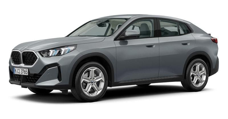 Grau Gebraucht 2025 BMW X2 Comfort Edition SUV | 39.916 € (Superpreis) - Bild 1/4