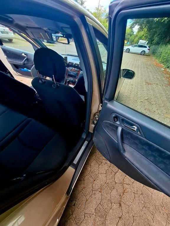 Gold Gebraucht 2003 Mercedes C220 Classic Limousine | 1.500 € (Superpreis) - Bild 1/4