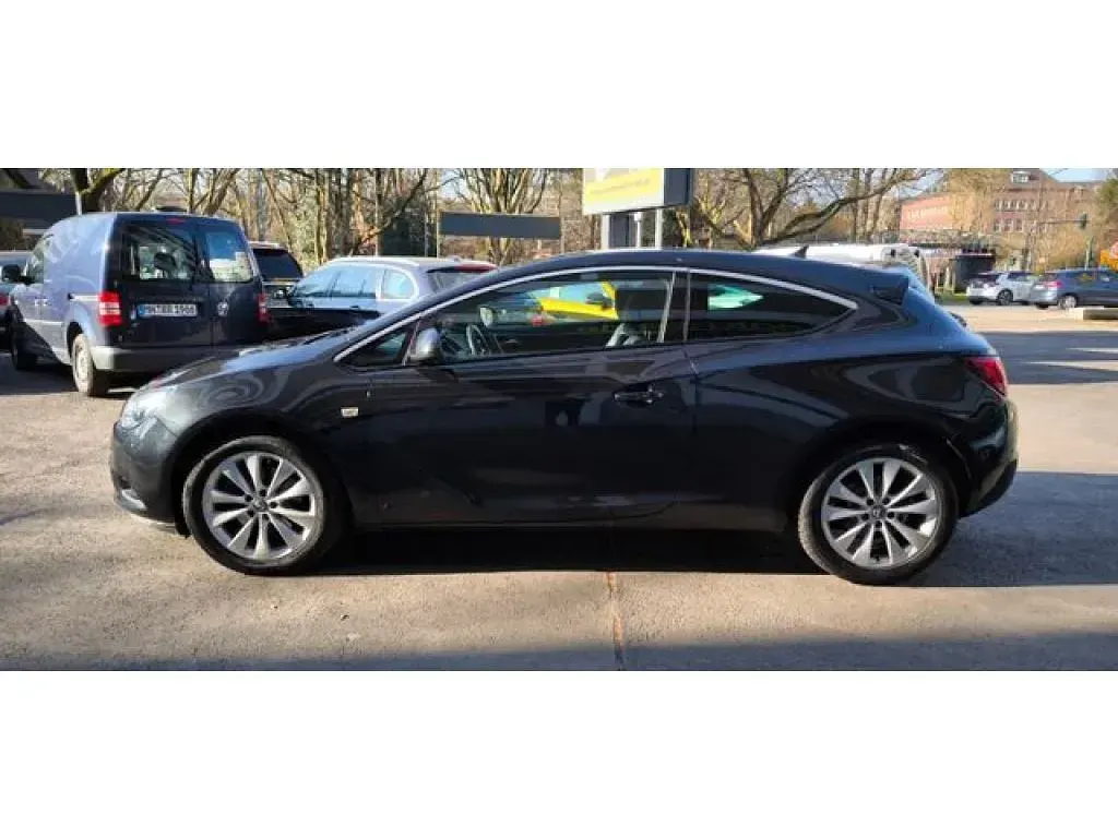 Gebraucht Opel Astra GTC Innovation 179 PS (131 kW) 2012 Graphitschwarz/carbon flash/midn (metallic) Coupé