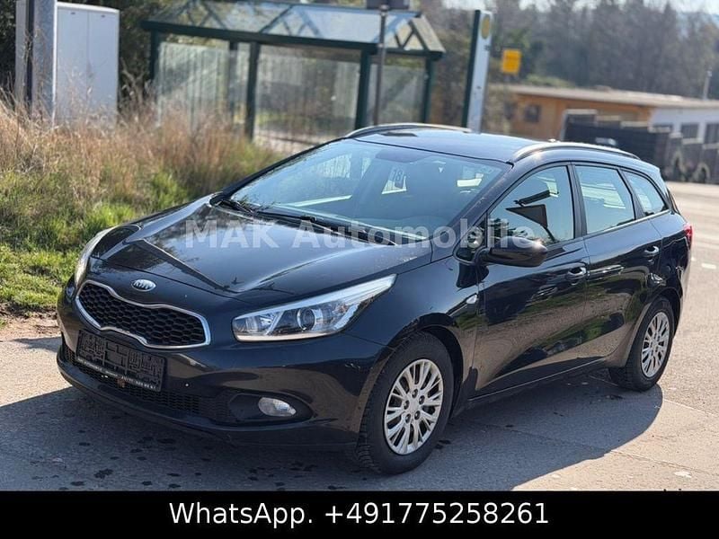 Gebraucht Kia Ceed Spirit 90 PS (66 kW) 2013 Schwarz Kleinwagen