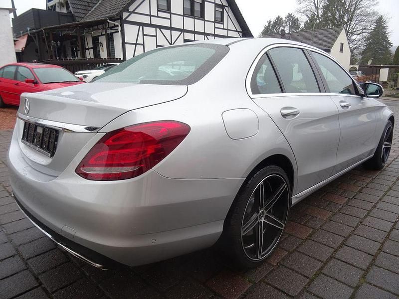 Gebraucht Mercedes C300 245 PS (180 kW) 2015 Silber Limousine