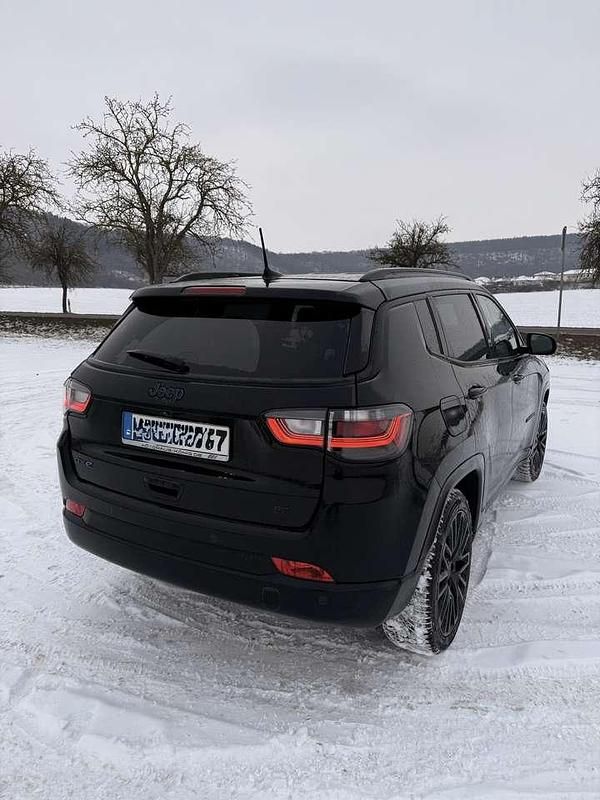 Gebraucht Jeep Compass 181 PS (133 kW) 2022 Schwarz SUV