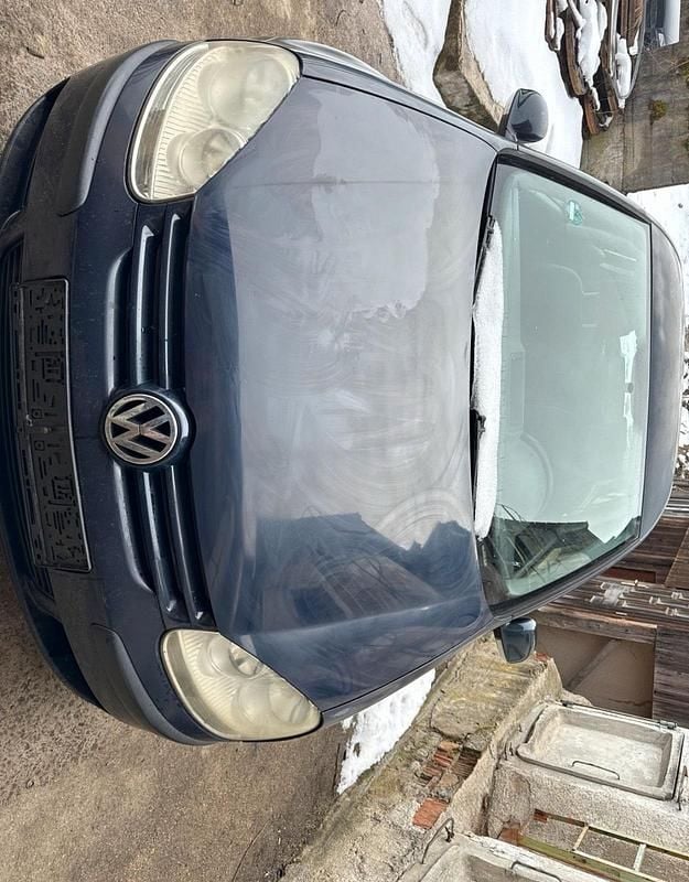 Blau Gebraucht 2004 VW Golf V Kleinwagen | 900 € (Superpreis) - Bild 1/4