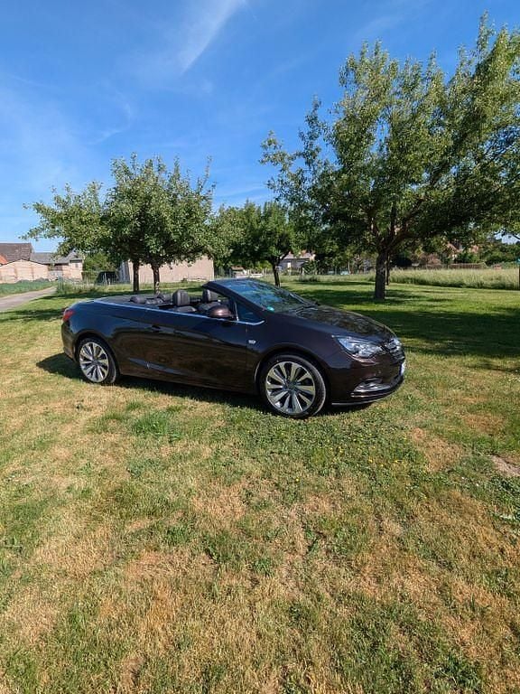 Gebraucht Opel Cascada Innovation 165 PS (121 kW) 2015 Braun Cabrio
