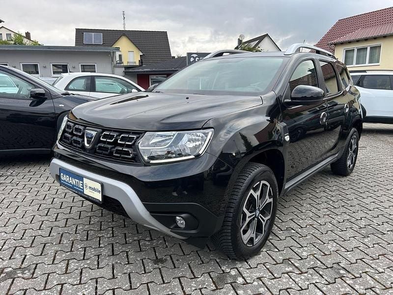 Schwarz Gebraucht 2020 Dacia Duster Celebration SUV | 13.900 € (Fairer Preis) - Bild 1/4