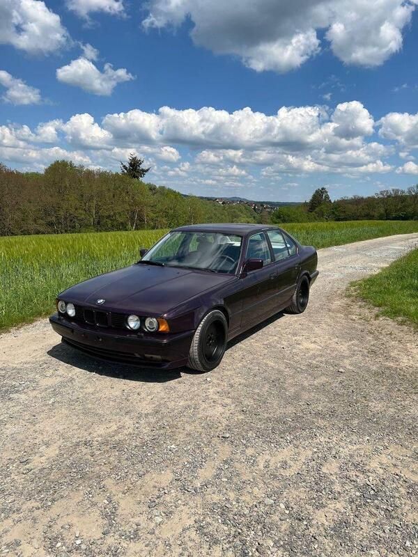 Violet Gebraucht 1992 BMW M5 Basis Limousine | 18.999 € - Bild 1/4