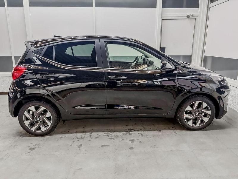 Neu Hyundai i10 Style 77 PS (56 kW) 2025 Phantom black x5b Kleinwagen