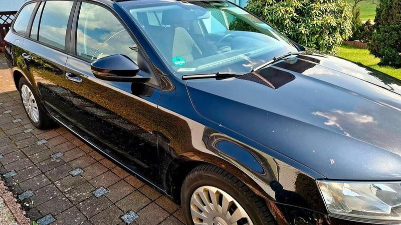 Gebraucht Skoda Octavia Ambition 150 PS (110 kW) 2014 Schwarz Kleinwagen