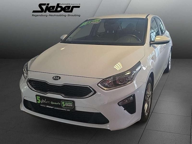 Gebraucht Kia Ceed Vision 140 PS (102 kW) 2021 Cararraweiss Kleinwagen