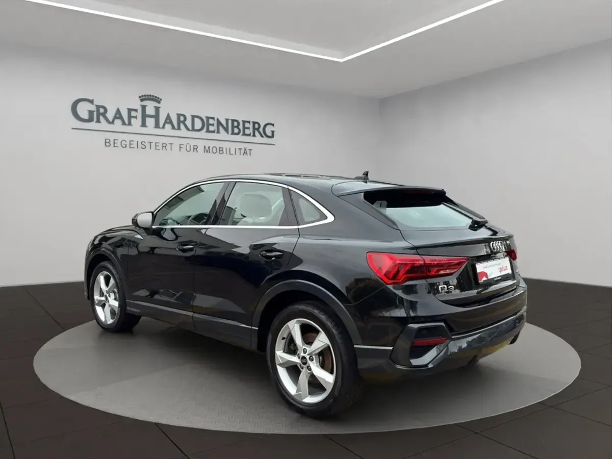 Gebraucht Audi Q3 Sportback Premium 200 PS (147 kW) 2023 Mythosschwarz metallic SUV