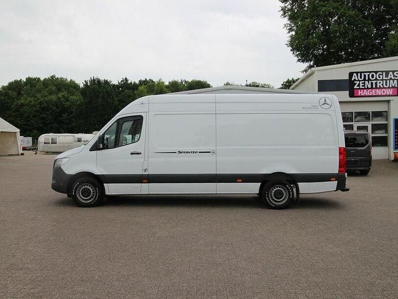 Gebraucht Mercedes Sprinter 150 PS (110 kW) 2022 Arktikweiß Van