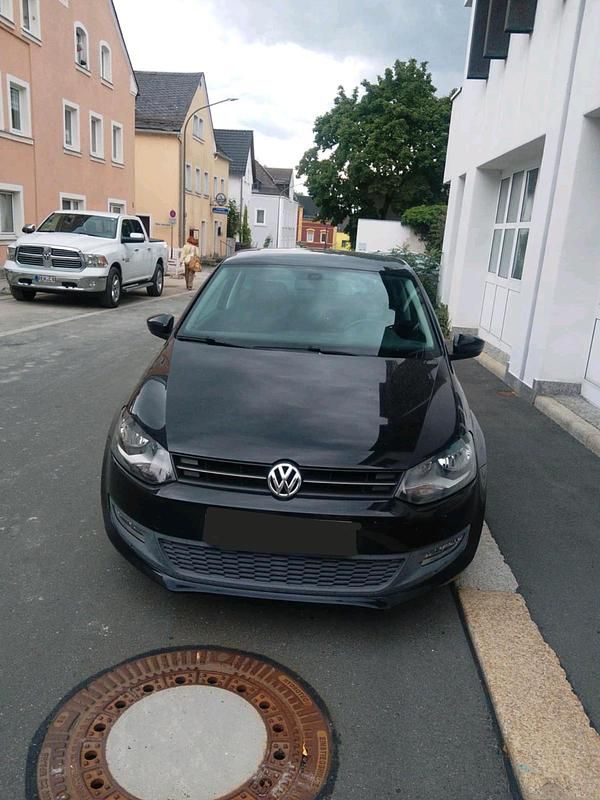 Schwarz Gebraucht 2010 VW Polo Team Limousine | 2.850 € (Superpreis) - Bild 1/4