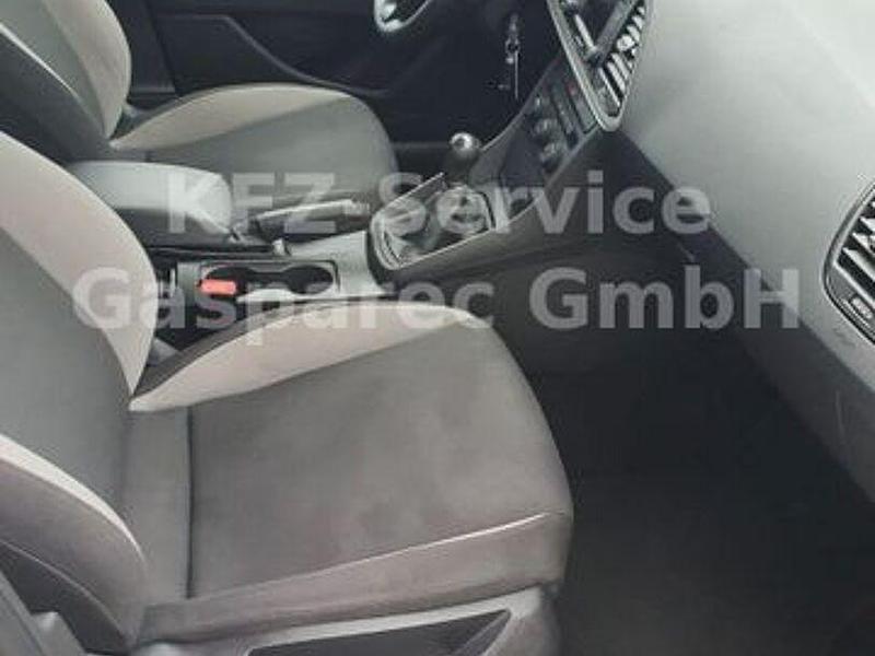 Second-hand Seat Leon Reference 105 CP (77 kW) 2014 Alb Berlinǎ