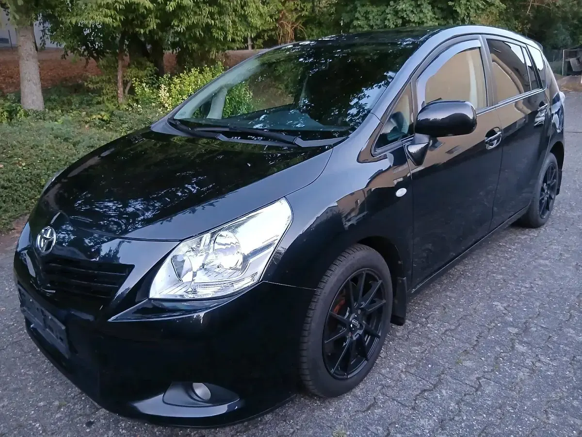 Gebraucht Toyota Verso 150 PS (110 kW) 2009 Schwarz Van / Kleinbus