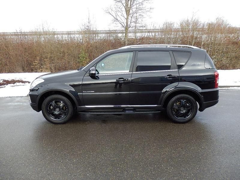 Schwarz Gebraucht 2018 Ssangyong (KGM) Rexton Sapphire SUV | 18.500 € (Superpreis) - Bild 1/4