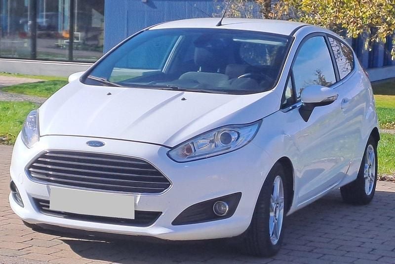 Weiß Gebraucht 2013 Ford Fiesta Sport Kleinwagen | 3.950 € (Superpreis) - Bild 1/4