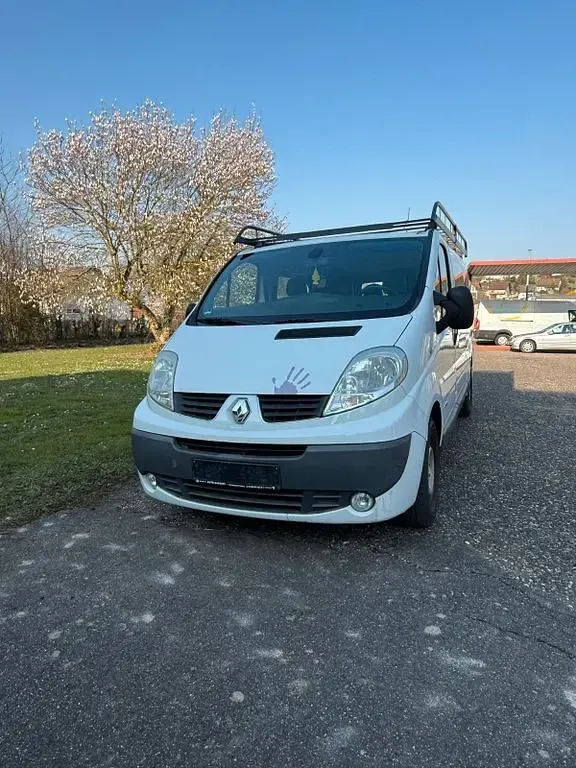 Gebraucht Renault Trafic 114 PS (83 kW) 2014 Weiß Van / Kleinbus