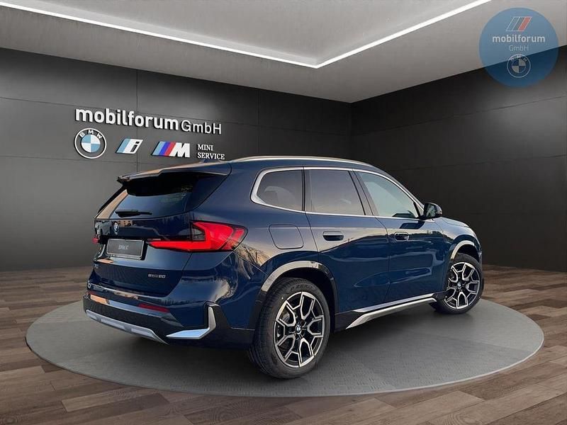 Neu BMW iX1 xLine 150 kW (204 PS) 2026 Blau SUV