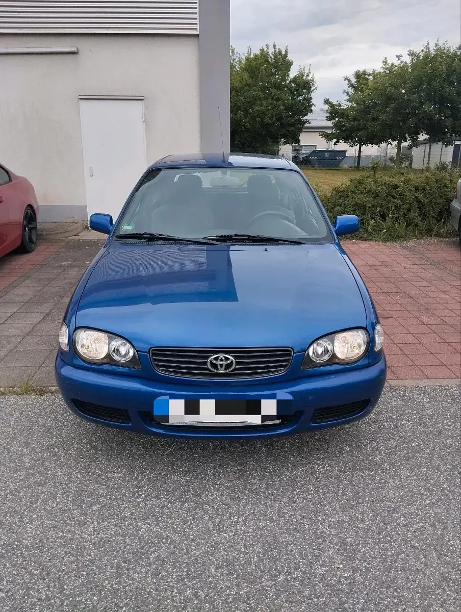 Gebraucht Toyota Corolla 97 PS (71 kW) 2001 Blau Limousine