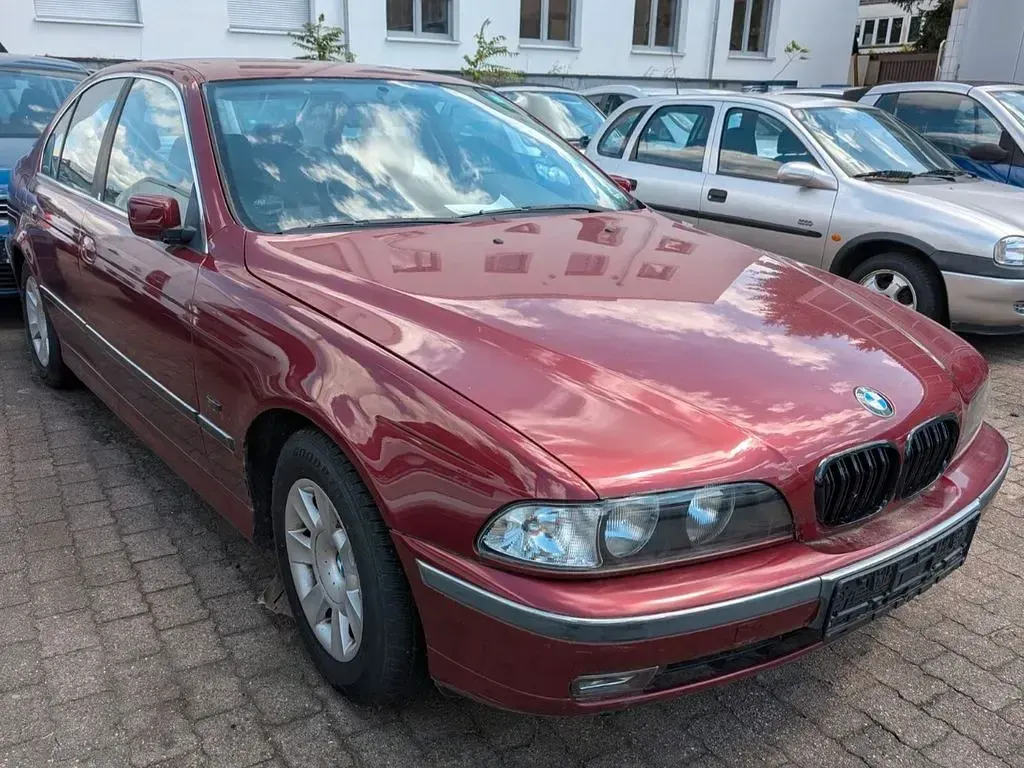 Gebraucht BMW 523 170 PS (125 kW) 1997 Rot Limousine