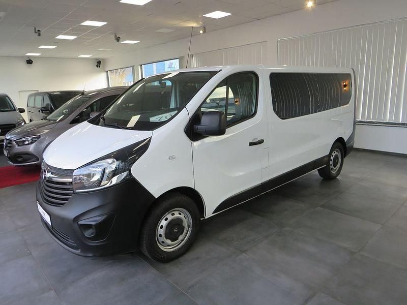 Weiß Gebraucht 2018 Opel Vivaro Van | 15.950 € (Fairer Preis) - Bild 1/4