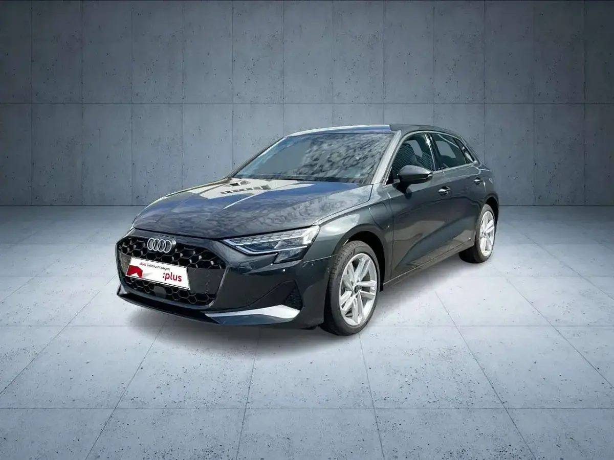 Używany Audi A3 Advanced Plus 204 KM (150 kW) 2025 Szary Sedan/Limuzyna