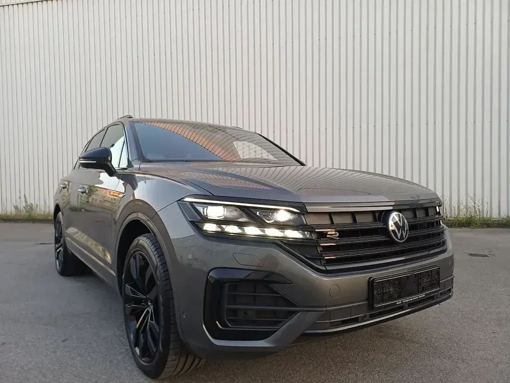 Gebraucht VW Touareg Style 286 PS (210 kW) 2023 Grau SUV