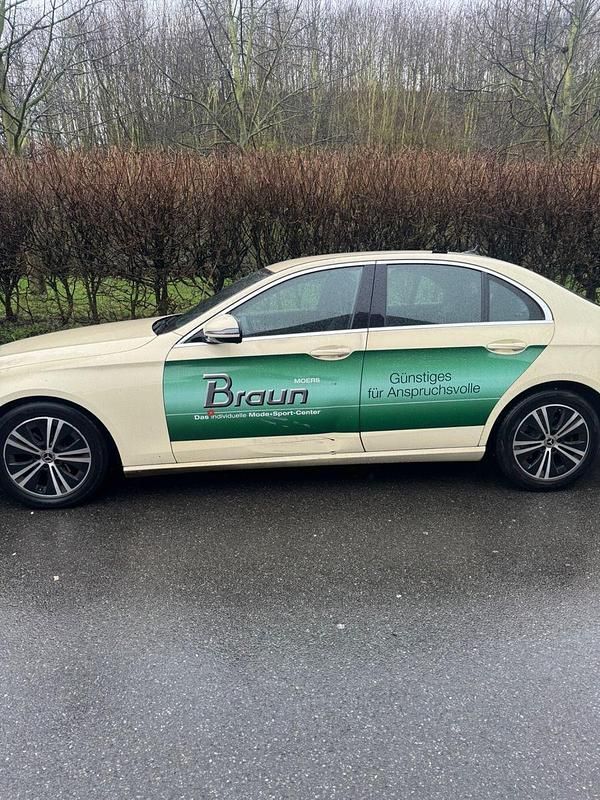 Second-hand Mercedes E220 194 CP (142 kW) 2020 Bej Berlinǎ