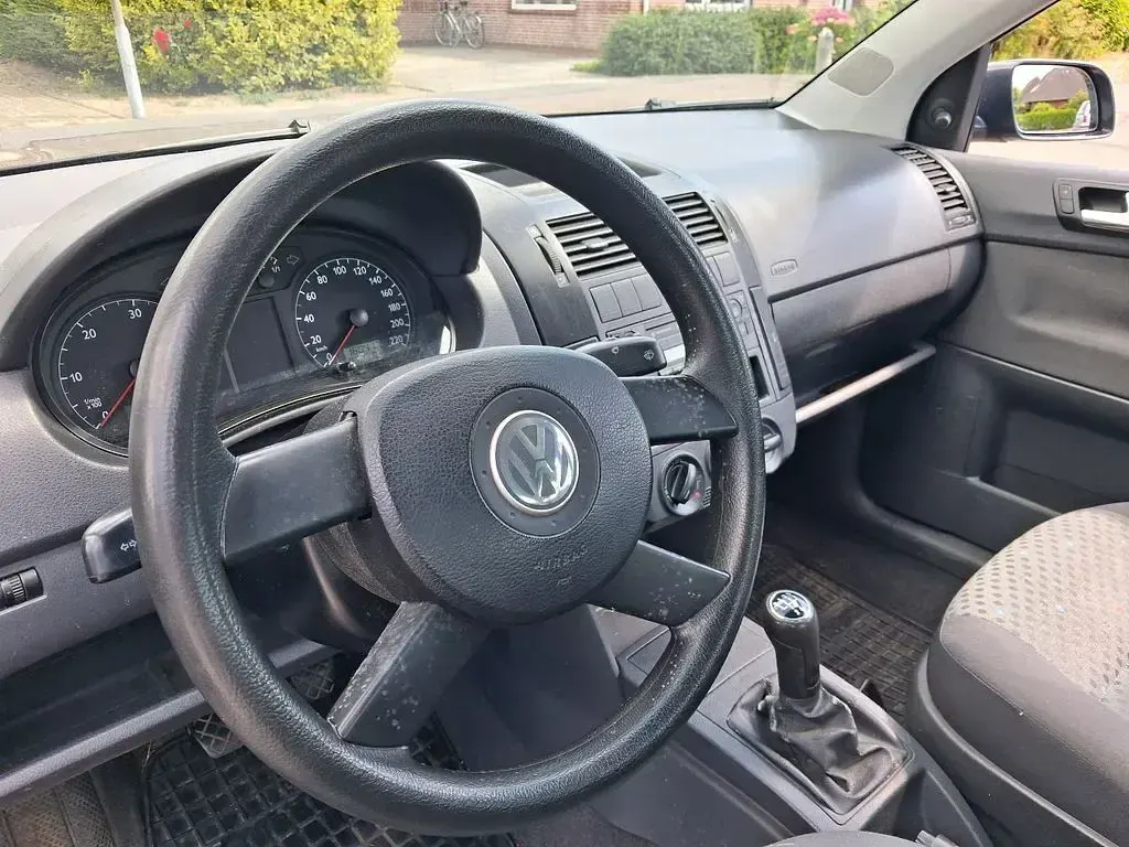 Gebraucht VW Polo Comfortline 75 PS (55 kW) 2005 Grau Kleinwagen