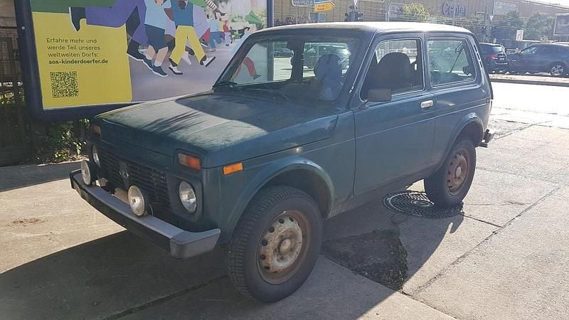 Grün Gebraucht 2007 Lada niva SUV | 3.700 € (Fairer Preis) - Bild 1/4