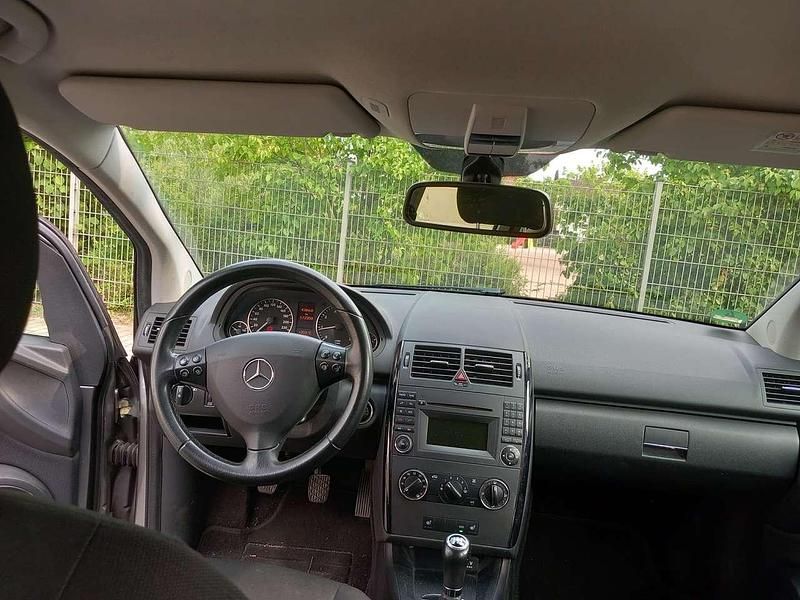 Gebraucht 2010 Mercedes A180 Limousine | 5.000 € (Teuer) - Bild 1/4