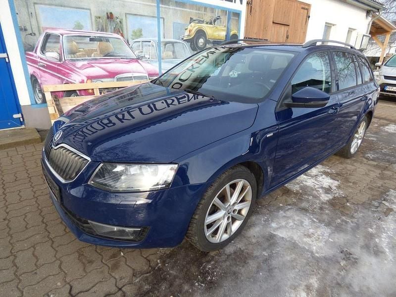 Gebraucht Skoda Octavia Joy 150 PS (110 kW) 2016 Blau Kleinwagen