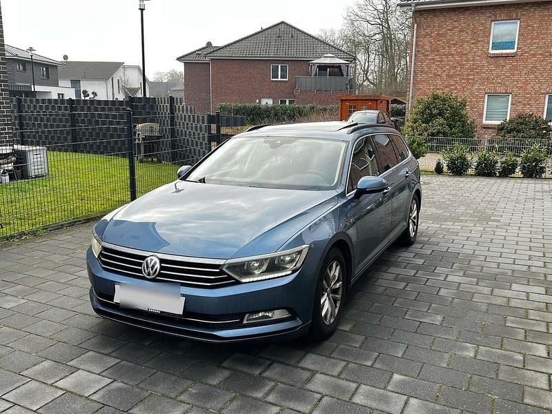Blau Gebraucht 2015 VW Passat Kombi | 7.900 € (Superpreis) - Bild 1/4