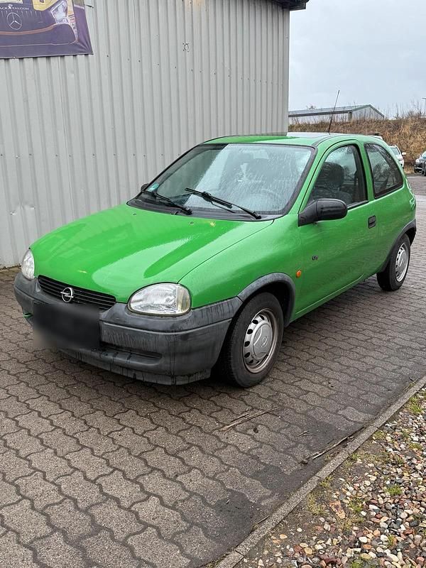 Gebraucht Opel Corsa Swing 45 PS (33 kW) 1997 Grün Kleinwagen