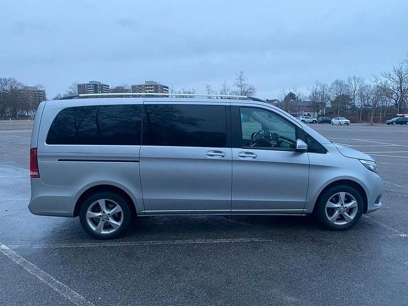 Gebraucht Mercedes V220 Edition 163 PS (119 kW) 2017 Grau Van / Kleinbus