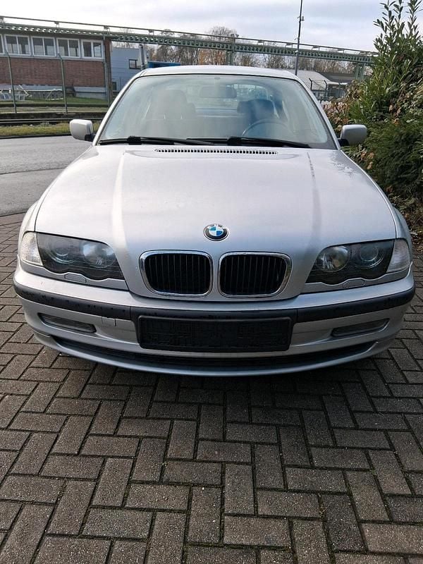 Gebraucht BMW 320 170 PS (125 kW) 2002 Silber Limousine
