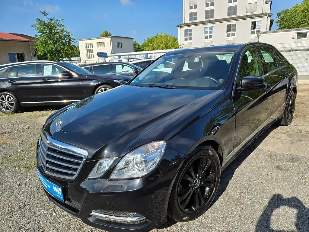 Gebraucht Mercedes E200 184 PS (135 kW) 2012 Schwarz Limousine