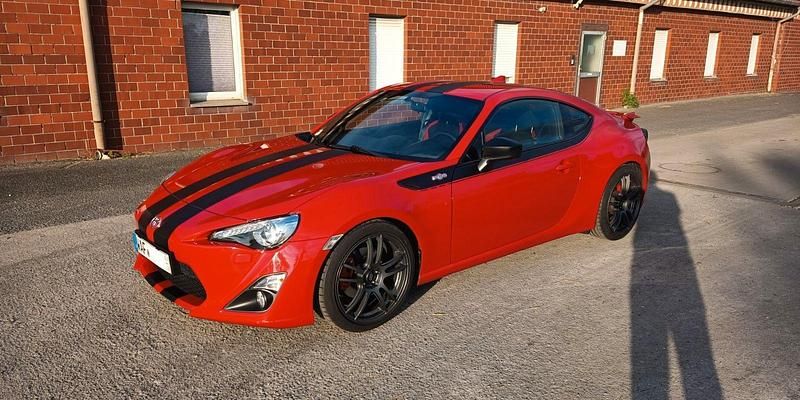 Rot Gebraucht 2015 Toyota GT86 GT Coupé | 22.800 € (Fairer Preis) - Bild 1/4
