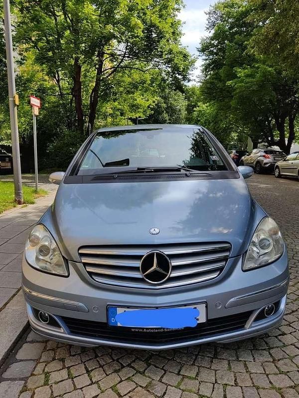 Silber Gebraucht 2007 Mercedes B200 Van / Kleinbus | 3.600 € (Fairer Preis) - Bild 1/4