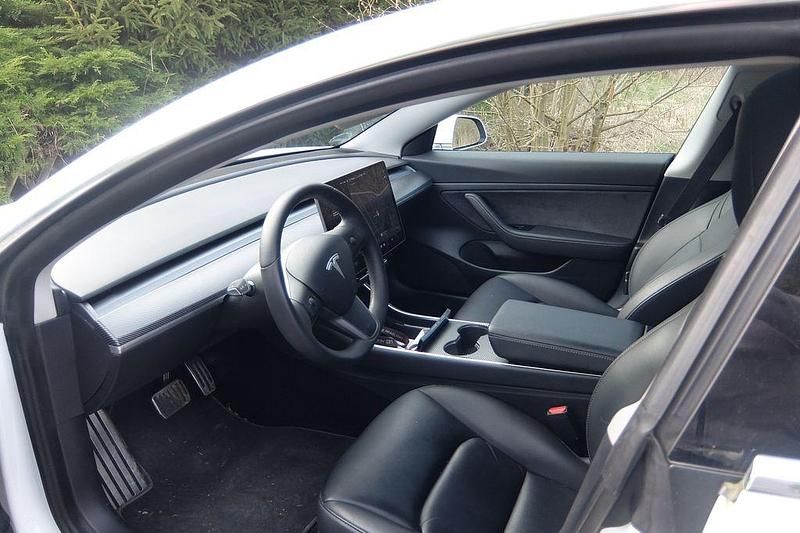 Gebraucht Tesla Model 3 Standard Range Plus 239 kW (325 PS) 2020 Weiß Limousine