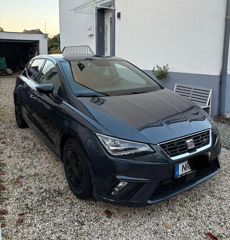 Grau Gebraucht 2019 Seat Ibiza FR Kleinwagen | 13.950 € (Fairer Preis) - Bild 1/4