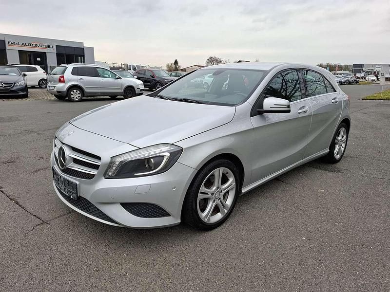 Silber Gebraucht 2014 Mercedes A200 Limousine | 8.590 € (Fairer Preis) - Bild 1/4