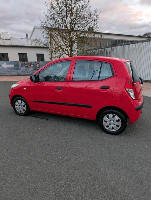 Gebraucht Hyundai i10 78 PS (57 kW) 2008 Rot Kleinwagen