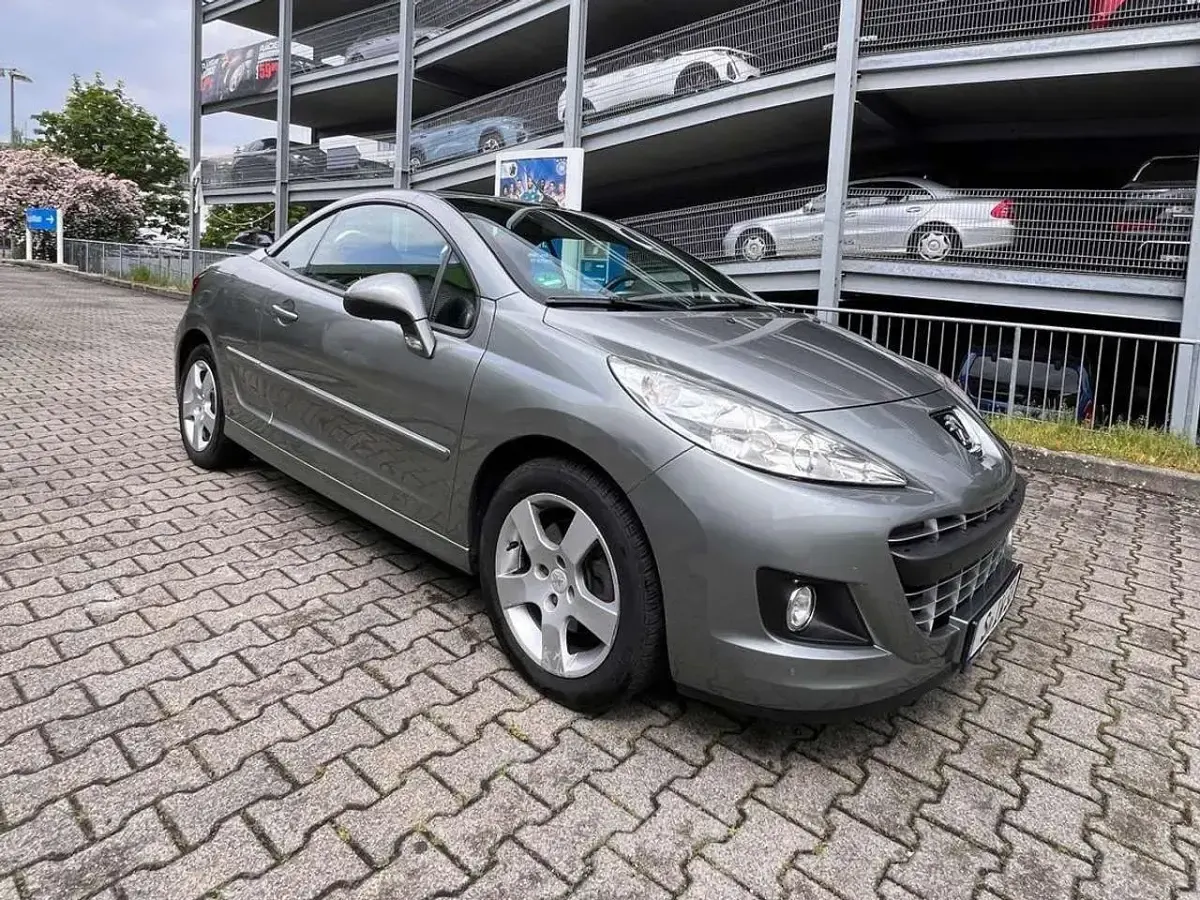 Gebraucht Peugeot 207 Active 156 PS (114 kW) 2012 Lack grau ermitage/metallic Cabrio