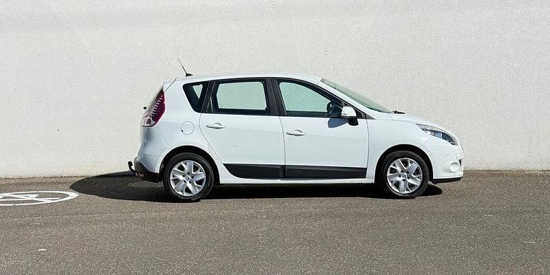 Gebraucht Renault Scénic III 110 PS (80 kW) 2011 Weiß Van / Kleinbus