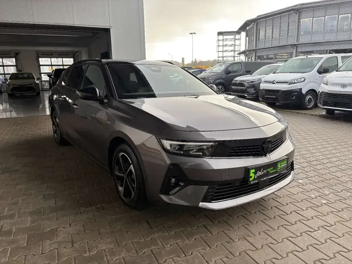 Używany Opel Astra 131 KM (96 kW) 2025 Szary Kombi