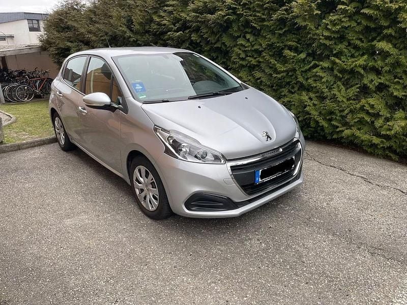 Gebraucht Peugeot 208 99 PS (72 kW) 2016 Silber Kleinwagen