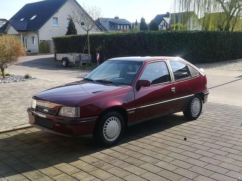 Rot Gebraucht 1990 Opel Kadett Limousine | 21.500 € - Bild 1/4
