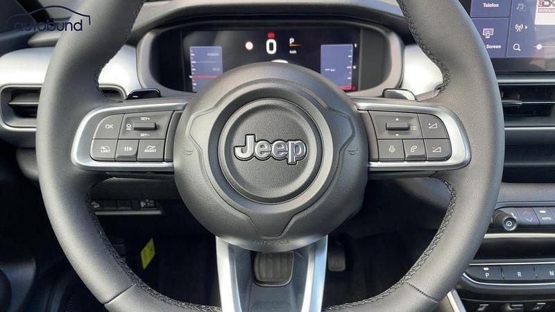 Neu Jeep Avenger Altitude 101 PS (74 kW) 2025 Rot / rubyred SUV